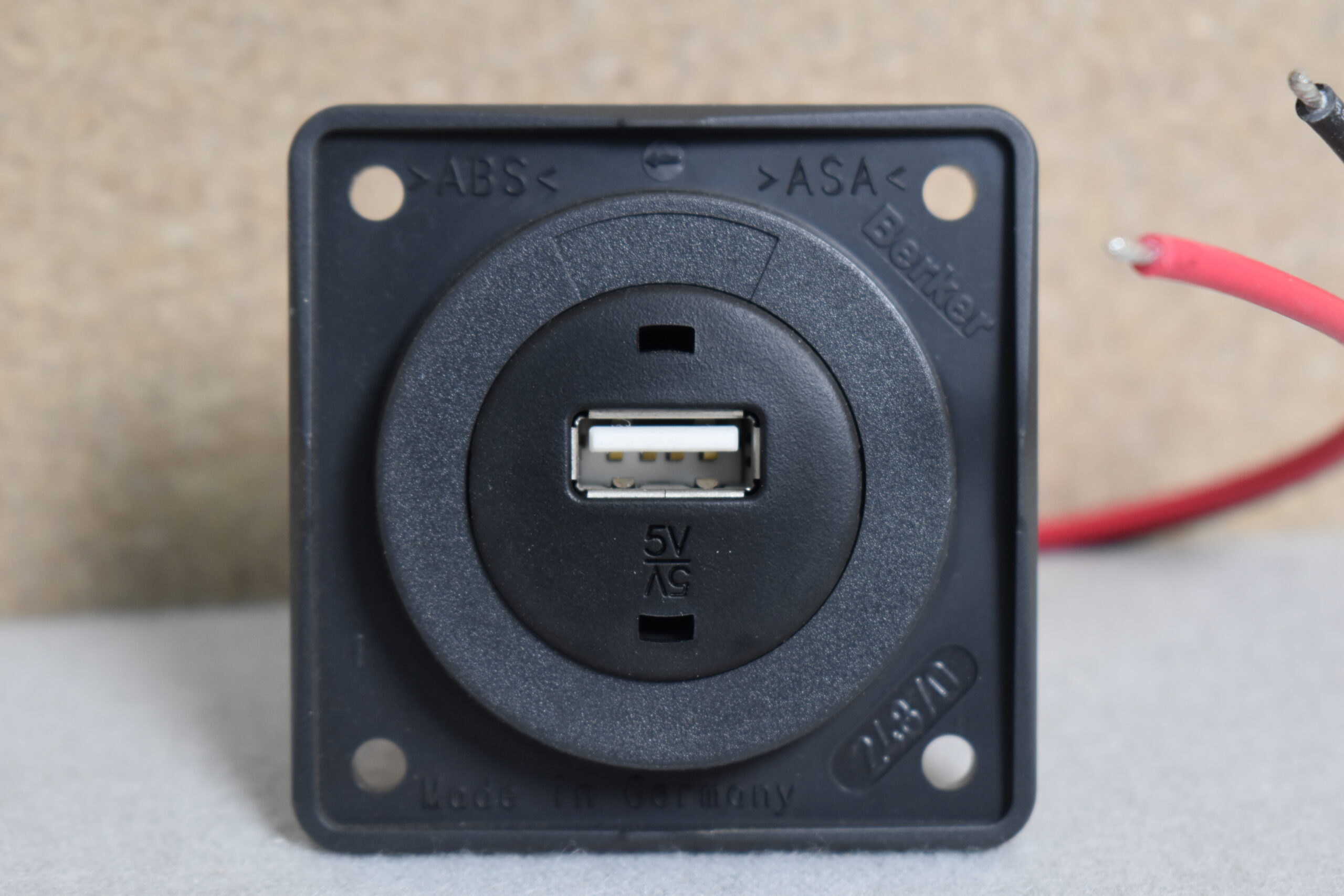 Berker Integro USB 12V anthrazit matt Ersatzteile für Wohnmobil