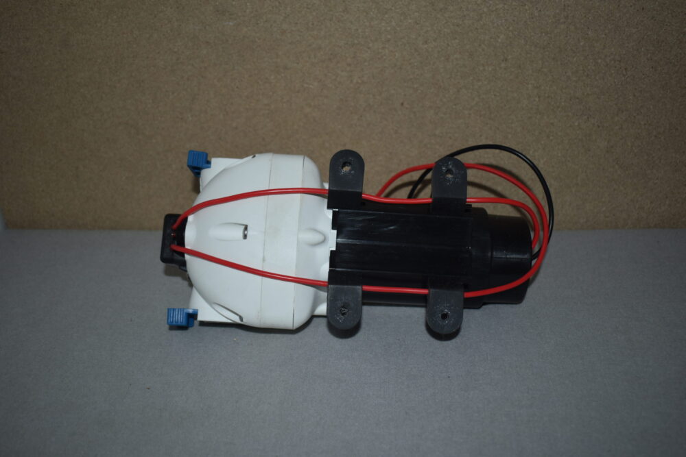 Flojet Wasserpumpe mit Adapter Model: R3426501A