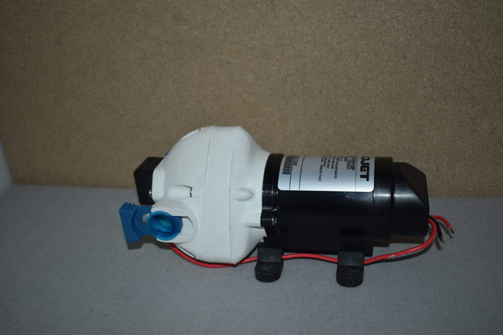 Flojet Wasserpumpe mit Adapter und Anleitung Model: R3426501