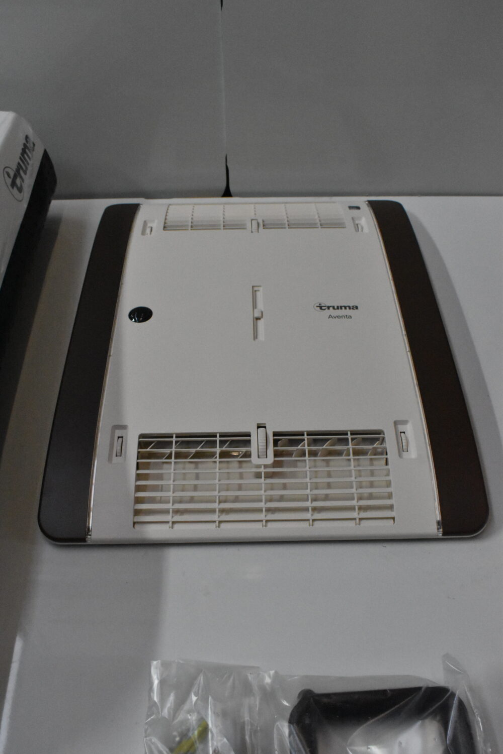 Truma Aventa comfort Klimaanlage inkl. Luftverteiler & Dichtmittel