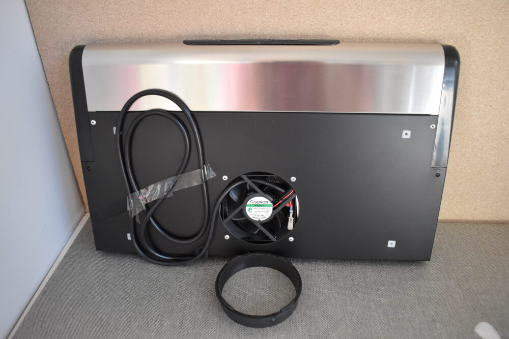 Abluft-Dunstabzugshaube Baraldi Flat 12V, ca. 45x28x5cm, schwarz/silber Wohnmobil