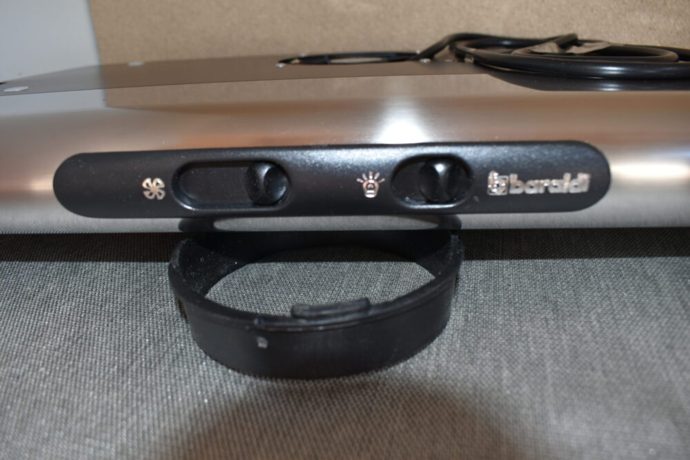 Abluft-Dunstabzugshaube Baraldi Flat 12V, ca. 45x28x5cm, schwarz/silber Wohnmobil