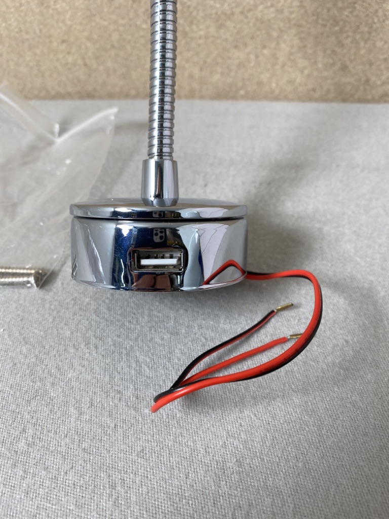 Schwanenhalslampe / Leselampe LED mit USB-Anschluss 18cm Chrome 12 V