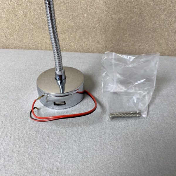 Schwanenhalslampe / Leselampe LED mit USB-Anschluss 28cm Chrome 12 V