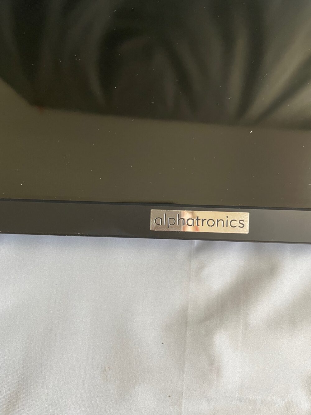 Alphatronics S-Linie Monitor , 72,7 x 43,7 x 3,5cm, Panel 32