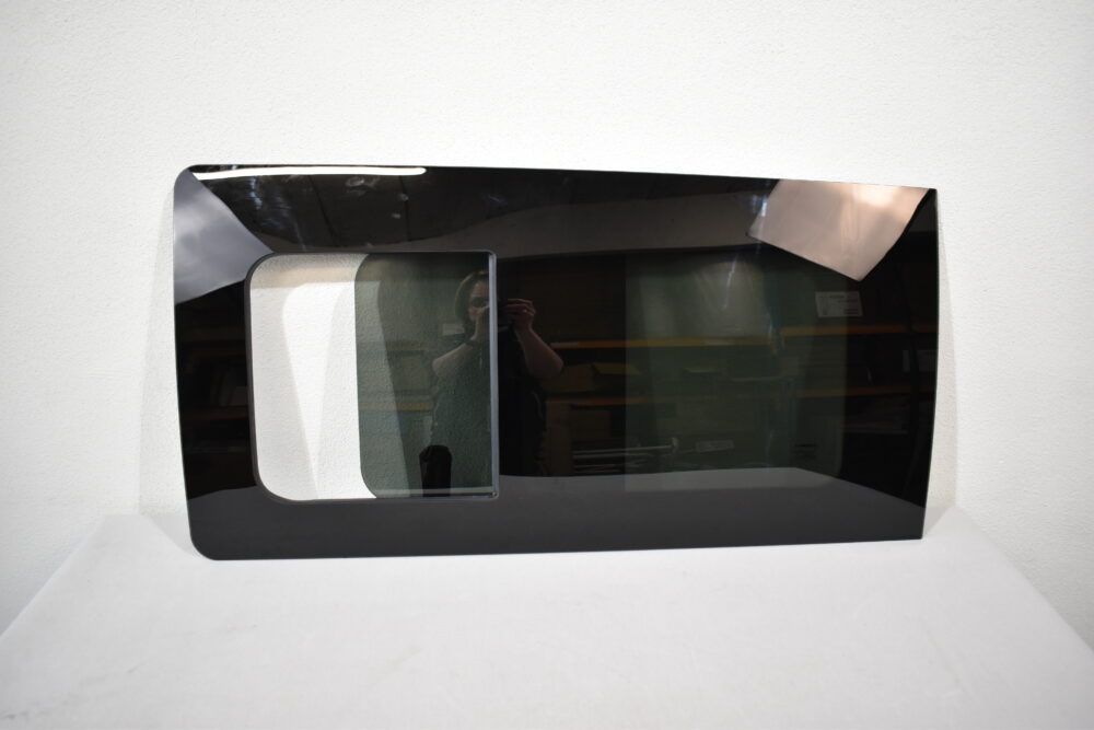 Carbest Getöntes Glasfenster Mercedes Benz Vito 1100x570mm Art.-Nr.: 31596