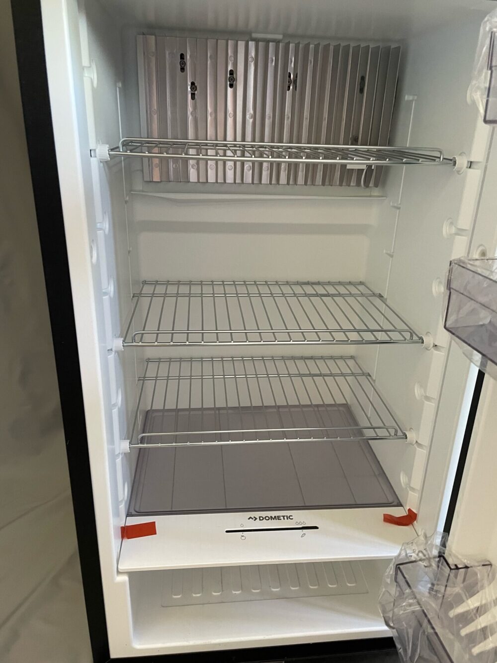 Dometic RMDT 10.5 Kühlschrank mit Gefrierfach und Backofen 10-Series
