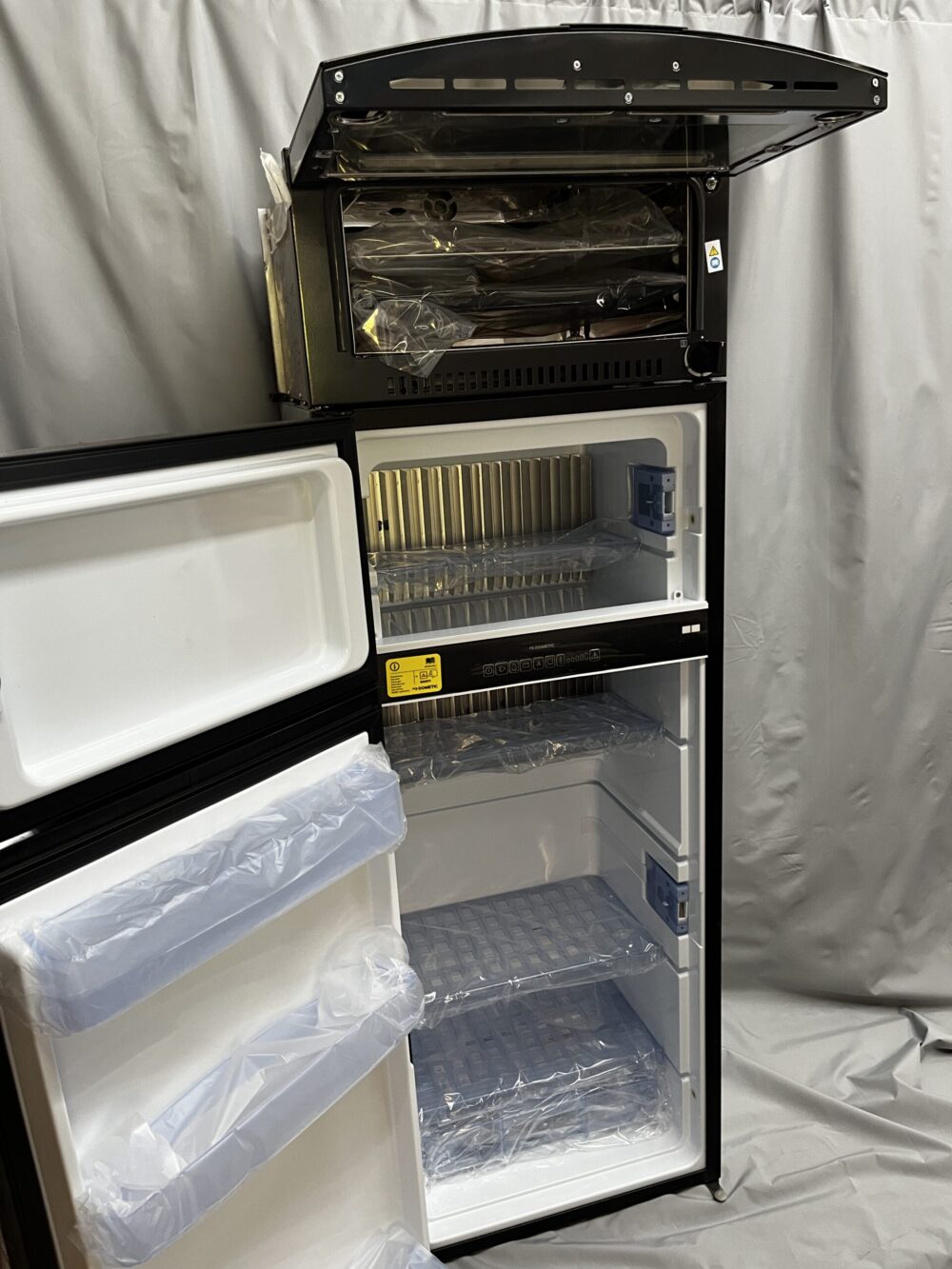 Dometic RMDT 8505 Kühlschrank mit Gefrierfach und Backofen