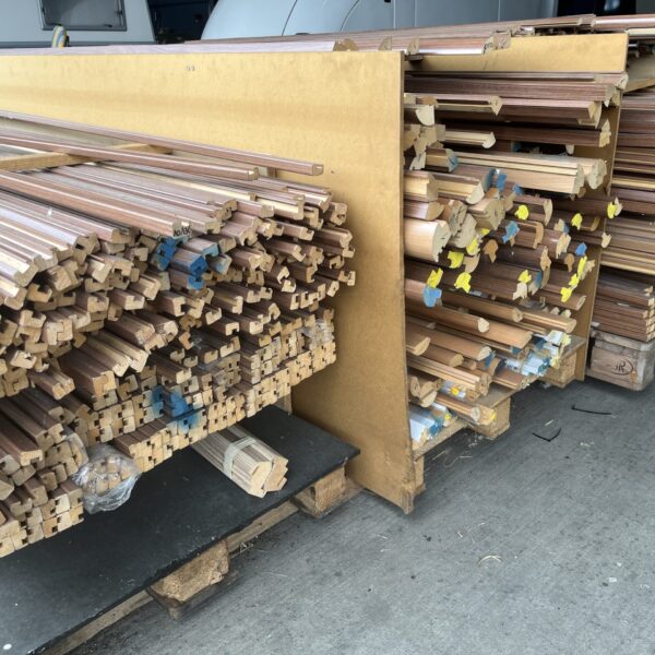 Leiste Holz Massivholz Mahagoni beschichtet 1,90 Meter