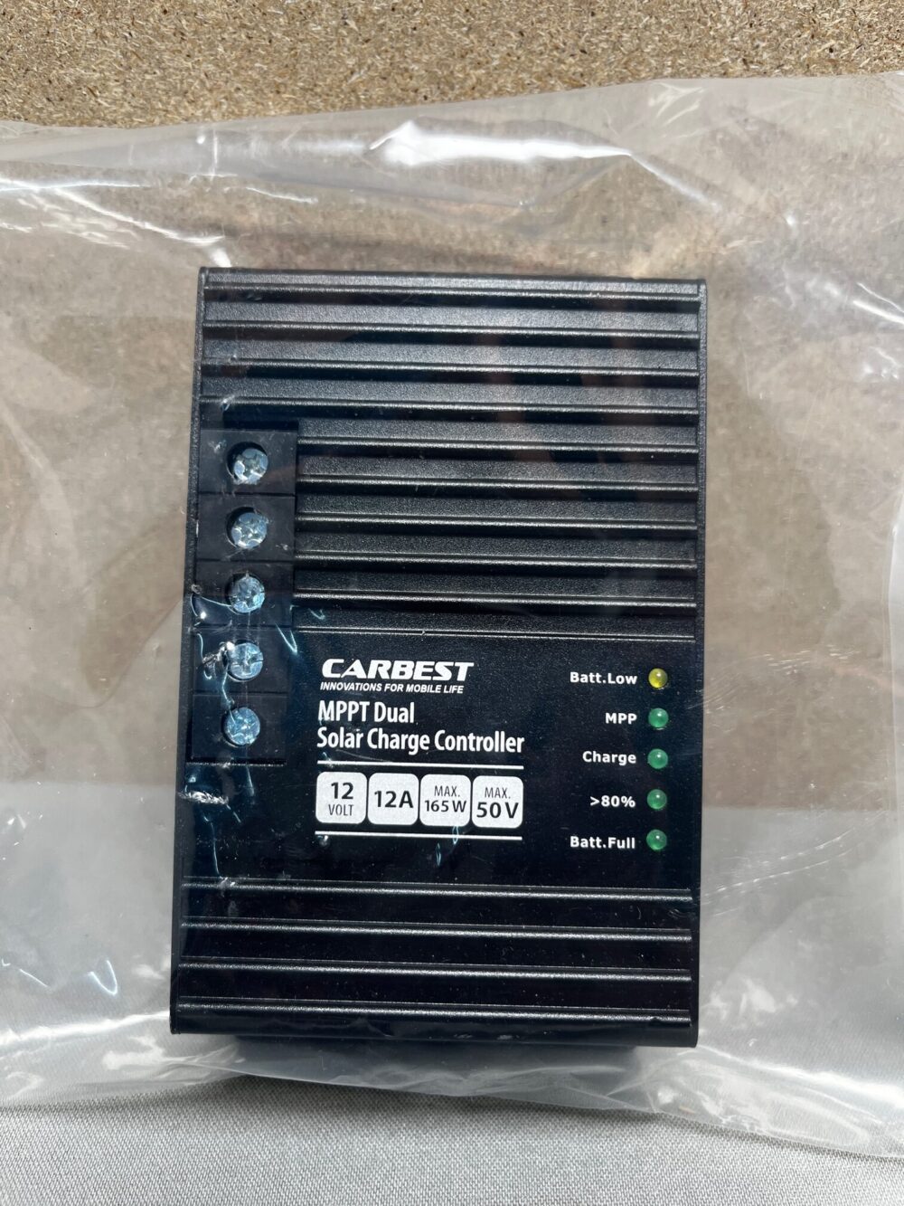 Carbest Dual Solar Charge Controller 12A