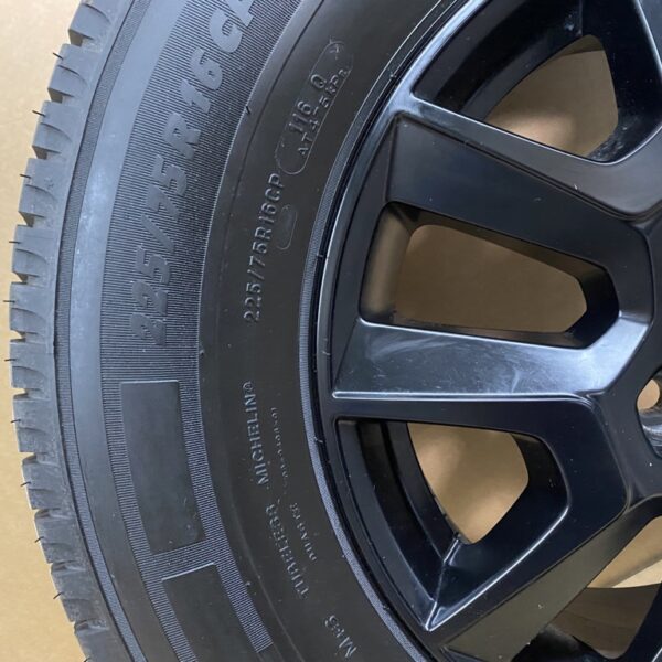 Michelin Agilis Camping 4 Kompletträder 225/75 R16CP Alufelge schwarz Fiat Emblem