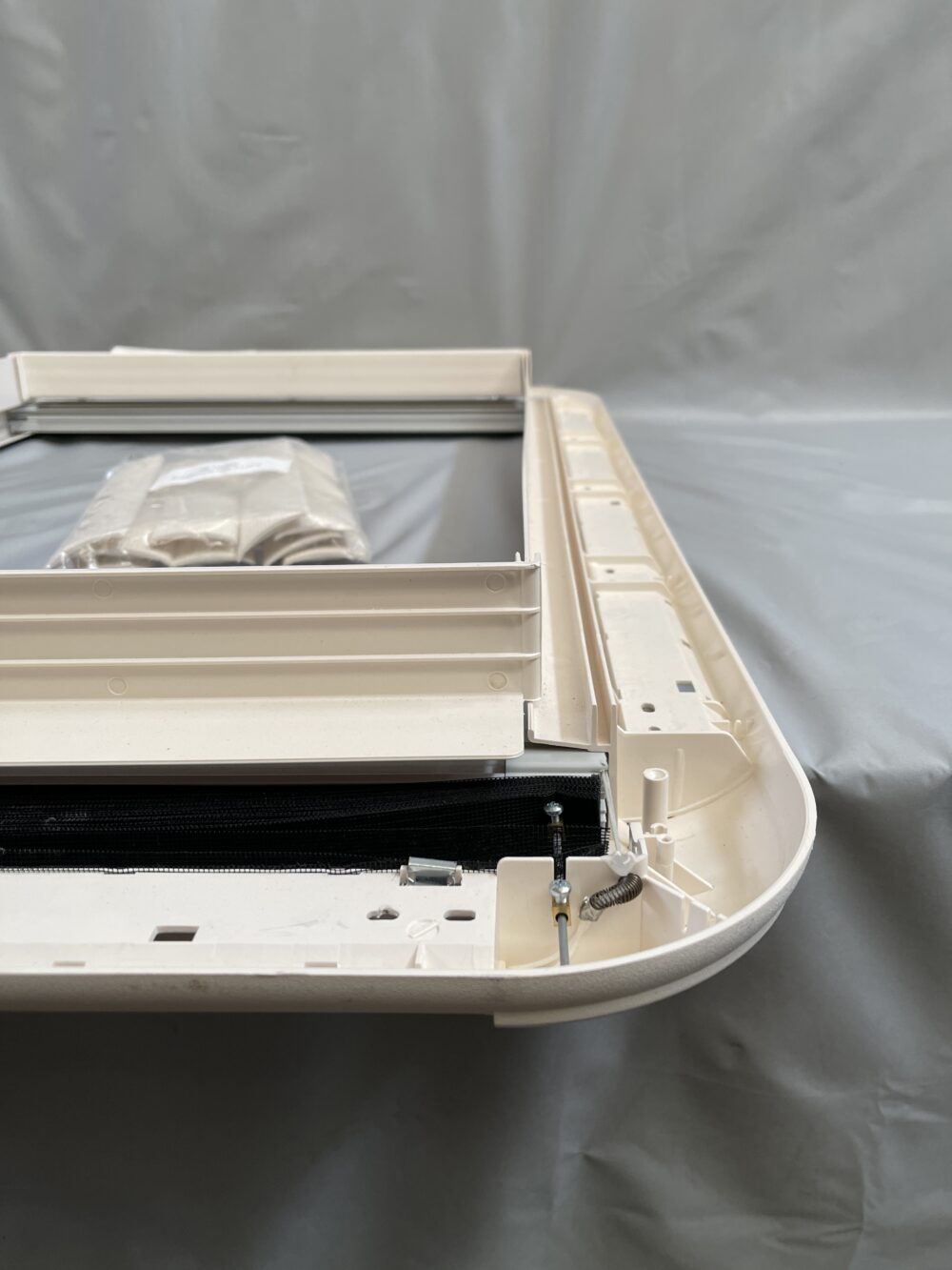 Dometic Heki 3 Innenrahmen für Dachhaube inkl. Leisten