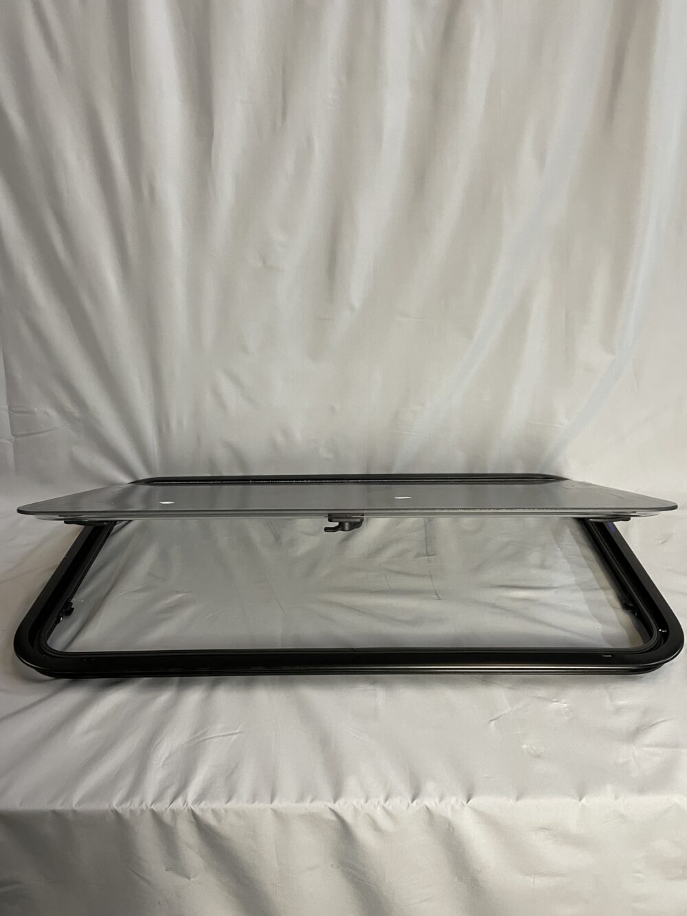 Dometic S7 P Ausstellfenster  900 x 520 mm, schwarz getönte Scheibe