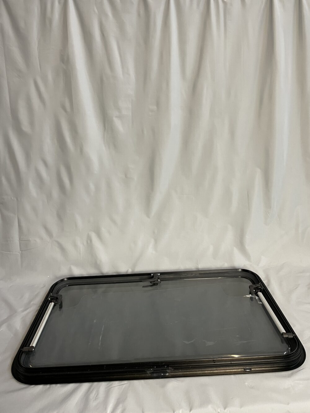 Dometic S7 P Ausstellfenster  900 x 520 mm, schwarz getönte Scheibe
