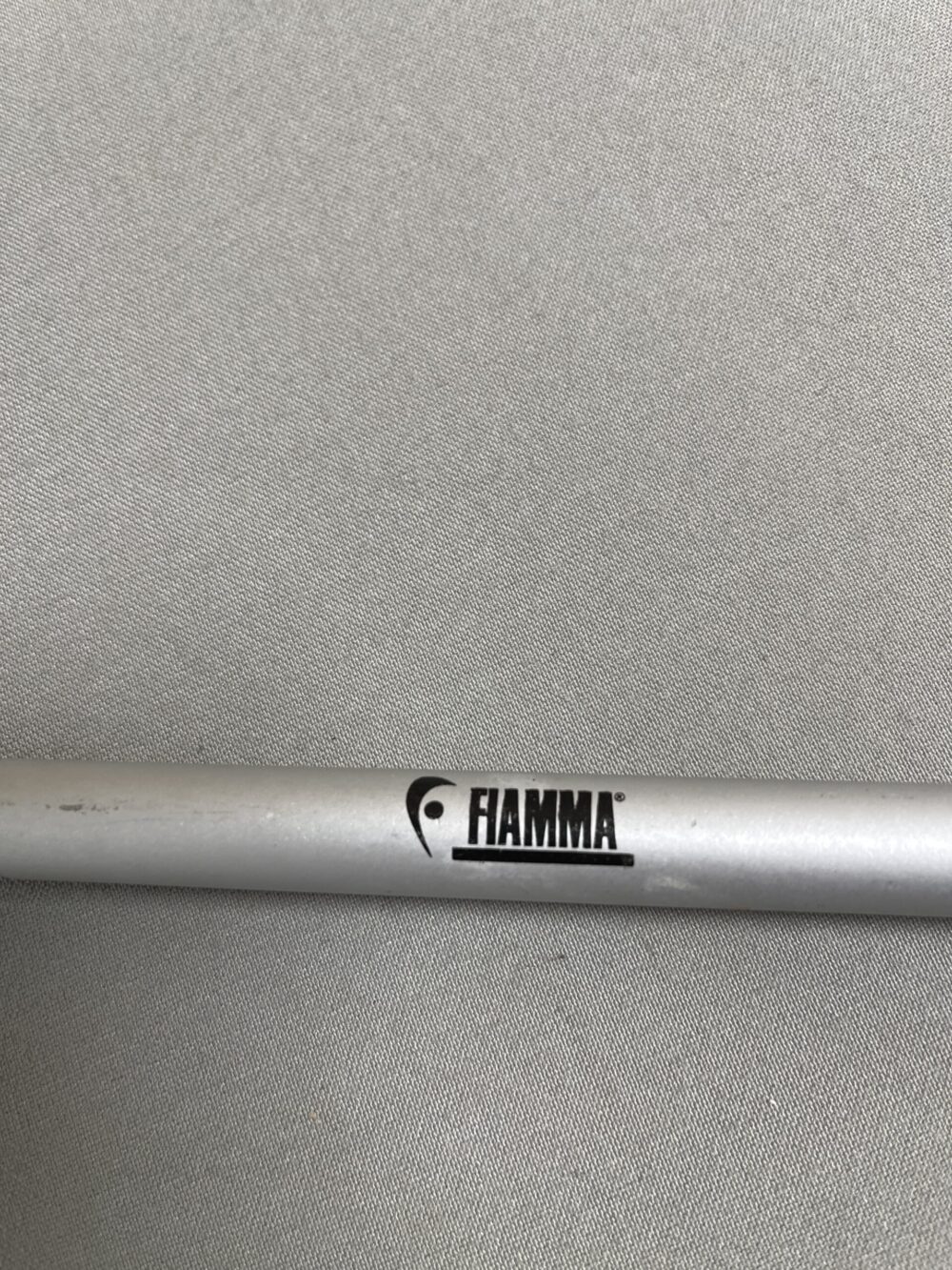 Fiamma Markisenkurbel silber/weiß 138 cm