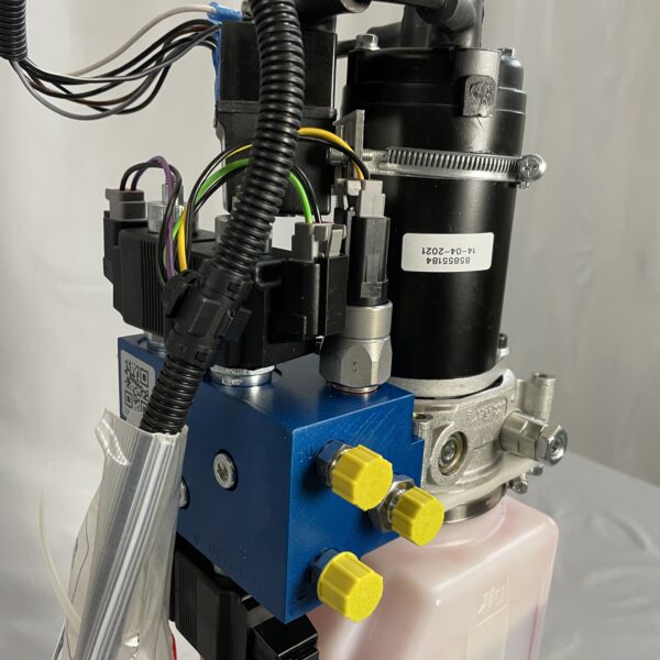 Hydraulik -Pumpe mit Verteiler und Öltank von Ravioli, Model ETLD18A1
