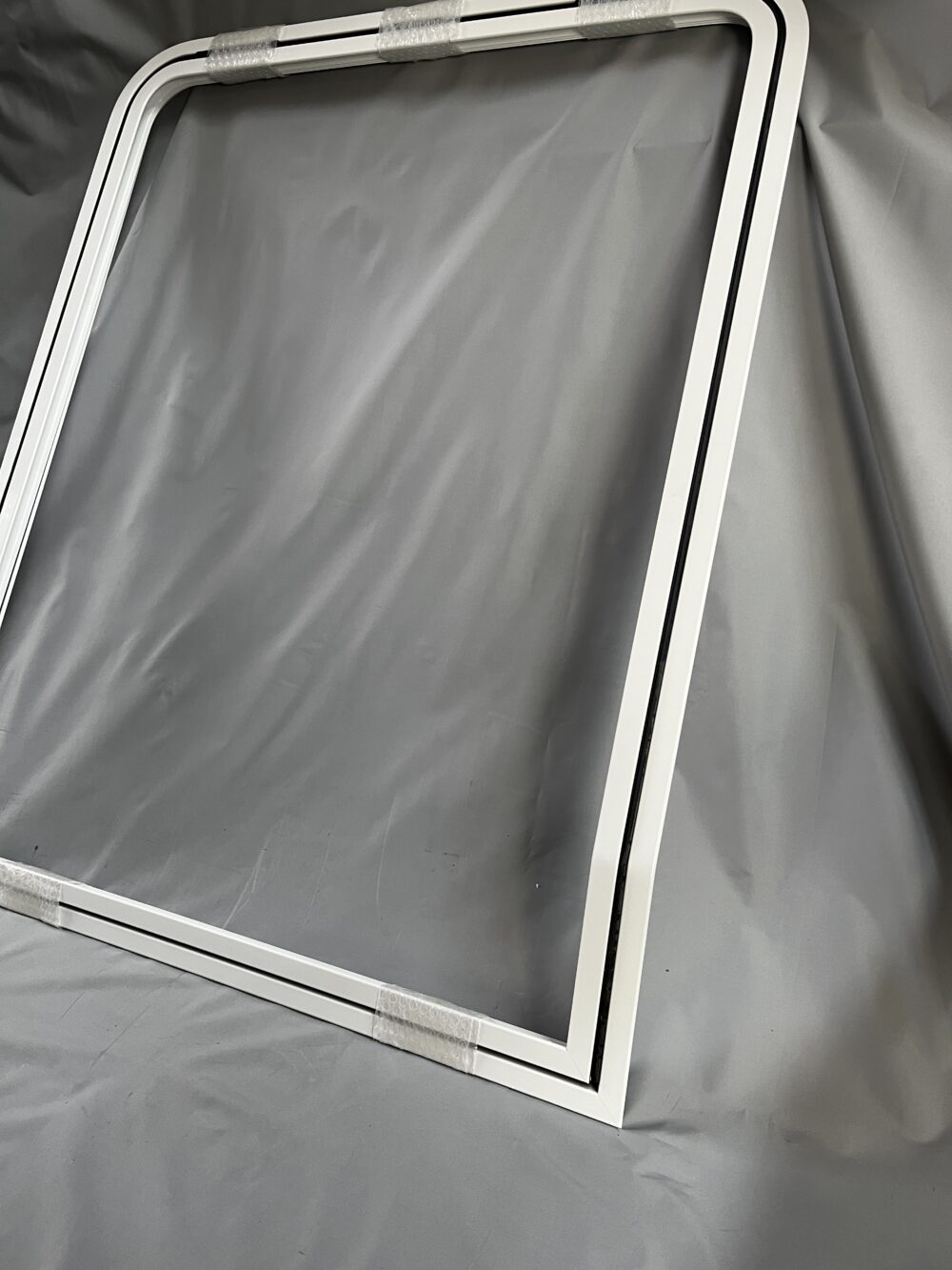 Klappenrahmen 850x1069mm - Winkel untere Kante 15° - weiß -  Niesmann & Bischoff