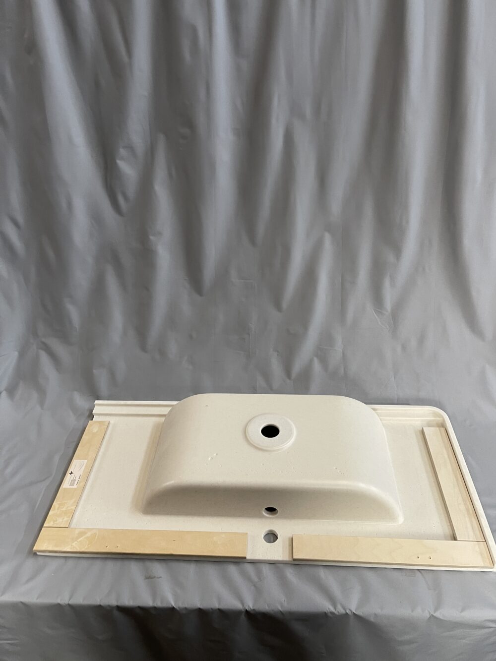 Waschbeckenpaltte 1026x470x143,5mm Steinzug Domovai 910