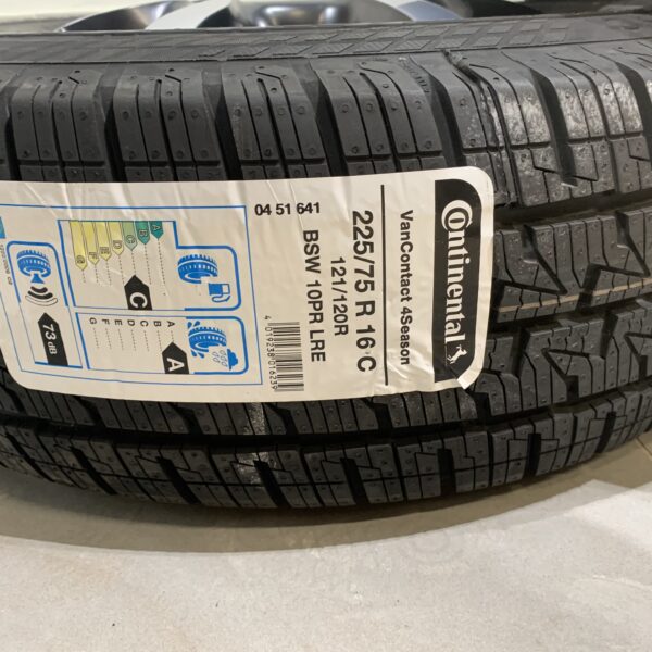 Continental Van Contact 4 Season 225/75 R 16C Niesmann + Bischoff Emblem