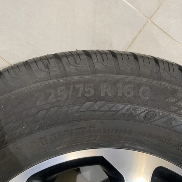 Continental Van Contact 4 Season 225/75 R 16C Niesmann + Bischoff Emblem