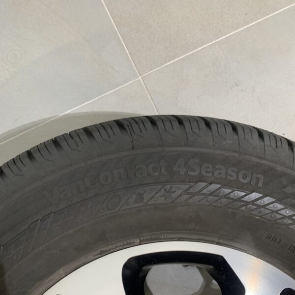 Continental Van Contact 4 Season 225/75 R 16C Niesmann + Bischoff Emblem