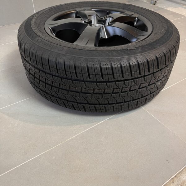 Continental VanContact Camper Komplettrad 255/55 R18 CP schwarz 1 Stück