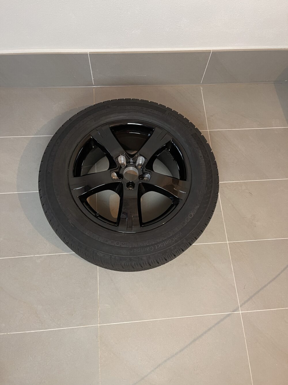 Continental VanContact Camper Kompletträder 255/55 R18 CP schwarz 4 Stück