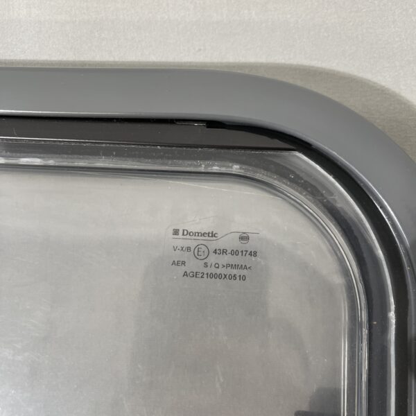 Dometic Ausstellfenster  1000x510mm grau mit Zentralverriegelung