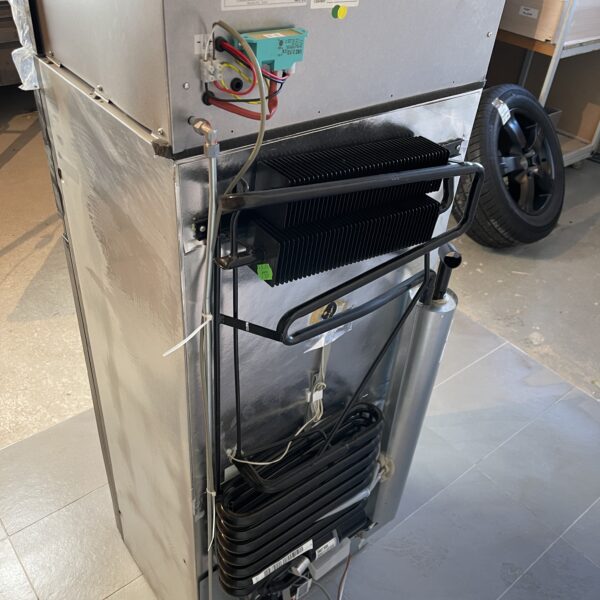 Dometic RMDT 8505 Kühlschrank mit Gefrierfach und Backofen