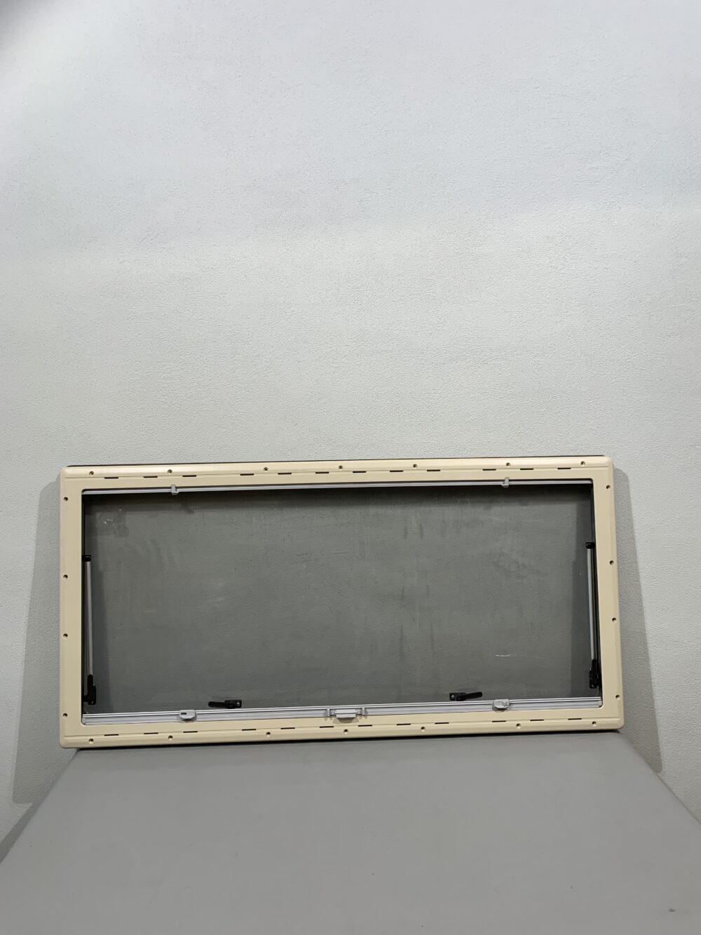 Dometic S4 Ausstellfenster 1450mm x 700mm, mit Rollo und Fliegennetz