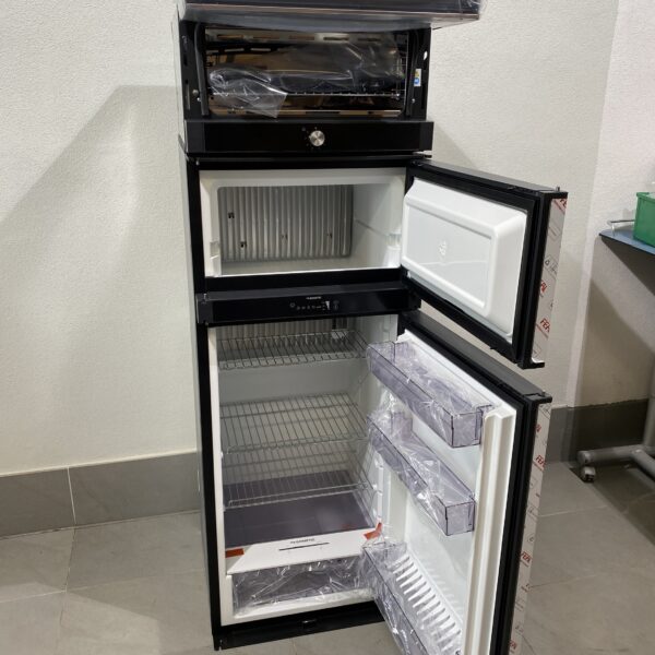 Dometic RMDT 10.5 x Kühlschrank mit Gefrierfach und Backofen