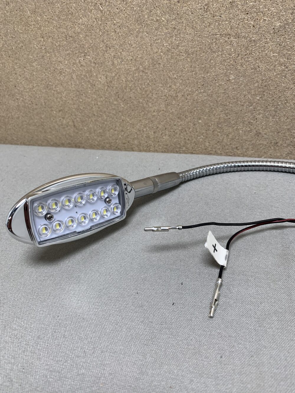 LED Schwanenhalslampe Silber