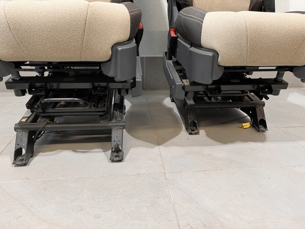 Isri Fiat Ducato Fahrersitz & Beifahrersitz mit Drehkonsole Jumper Boxer Camper