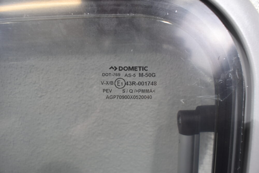 Dometic Ausstellfenster 900x520mm grau
