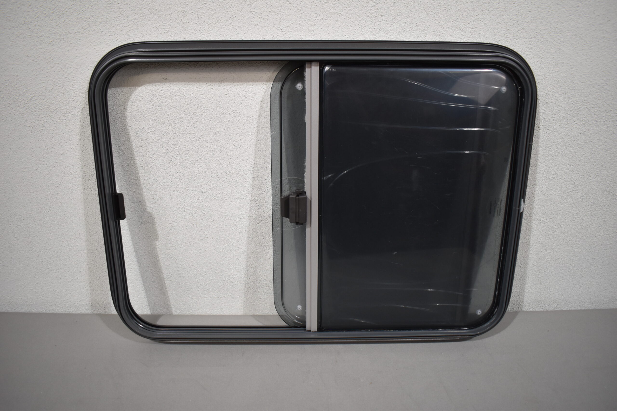 Dometic Schiebefenster 700x500mm S7 – Ersatzteile für Wohnmobil