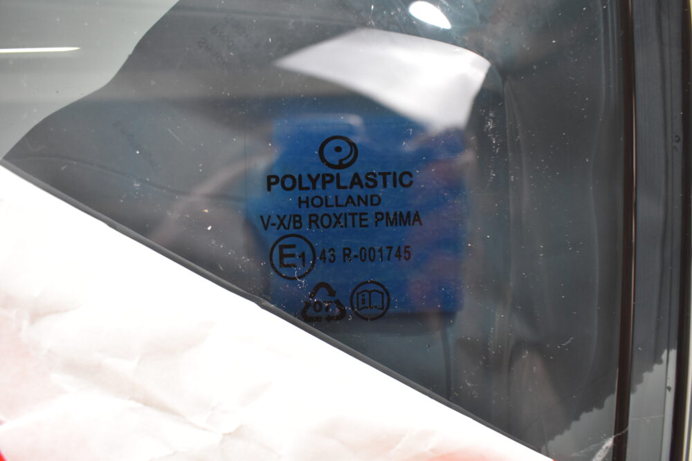 Polyplatic Vorgehängtes Heckfenster 560x500 mm schwarz