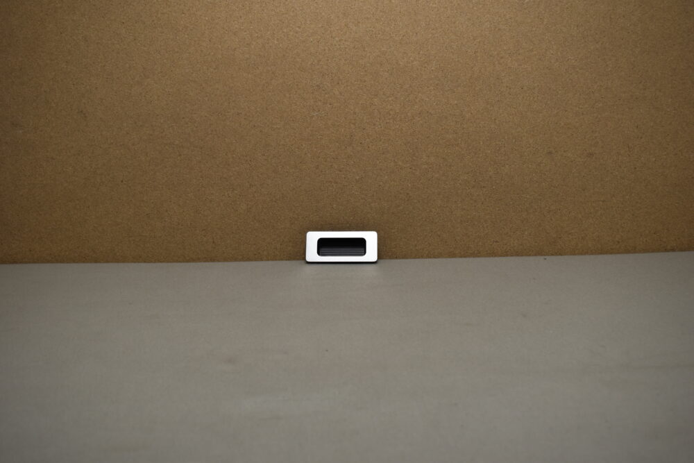 TROLA Muschelgriff 84x38x14mm silber/schwarz