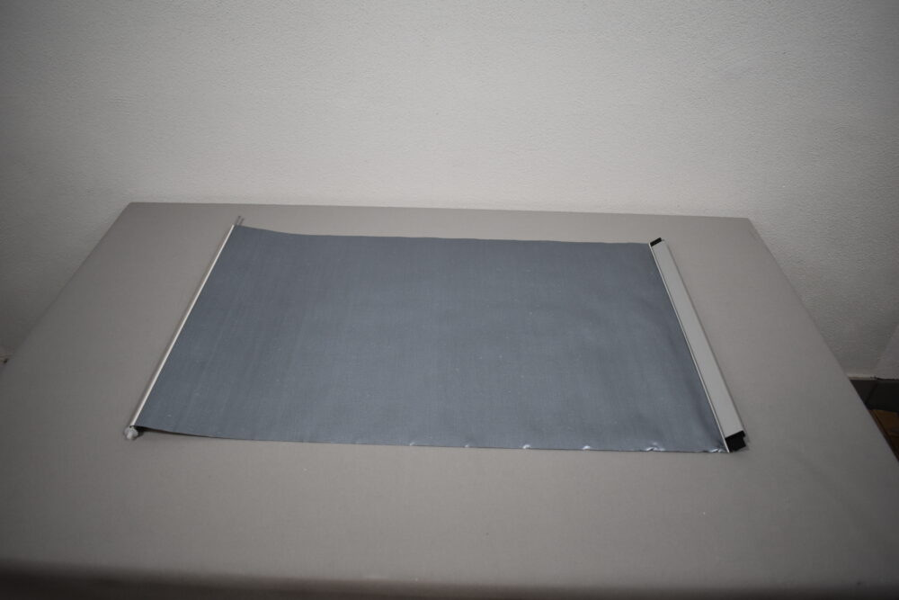 Verdunklungs-Rollo 560x900mm grau