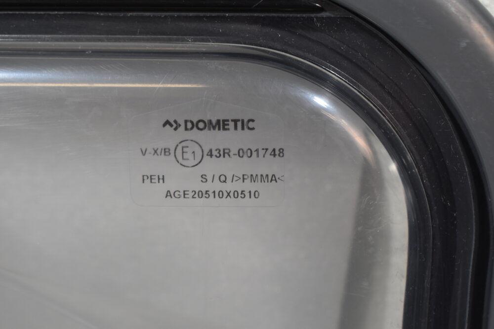 Dometic  S7 Fenster 510x510 dunkel grau feststehend