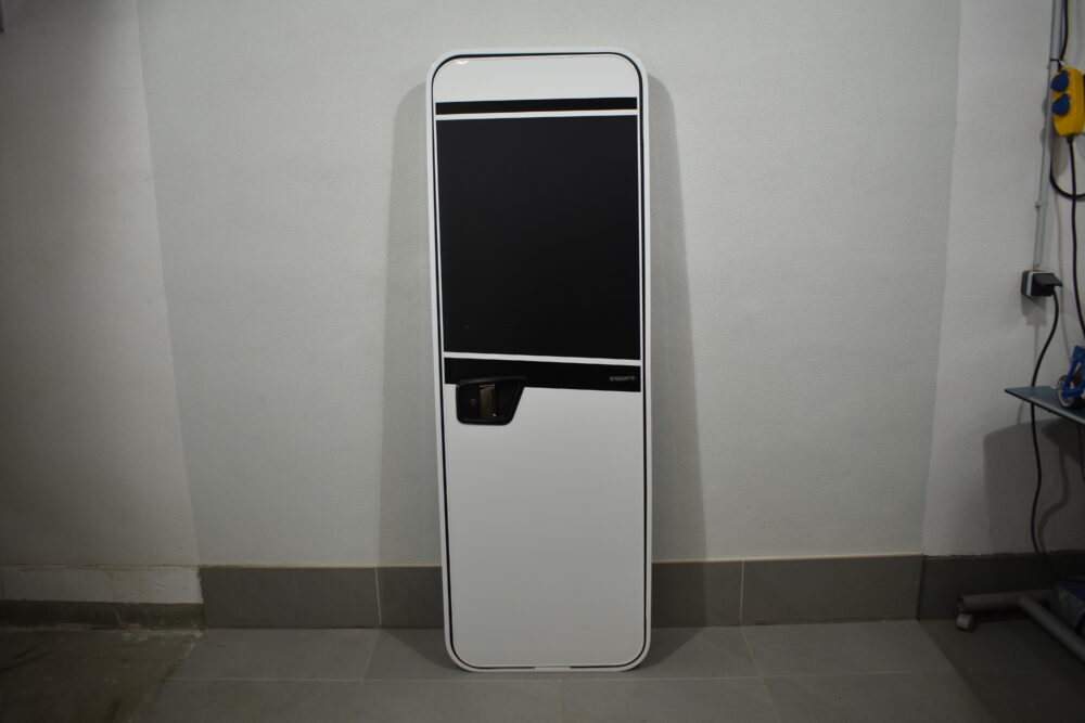 Aufbautür 600x1810mm; schwarz-weiß