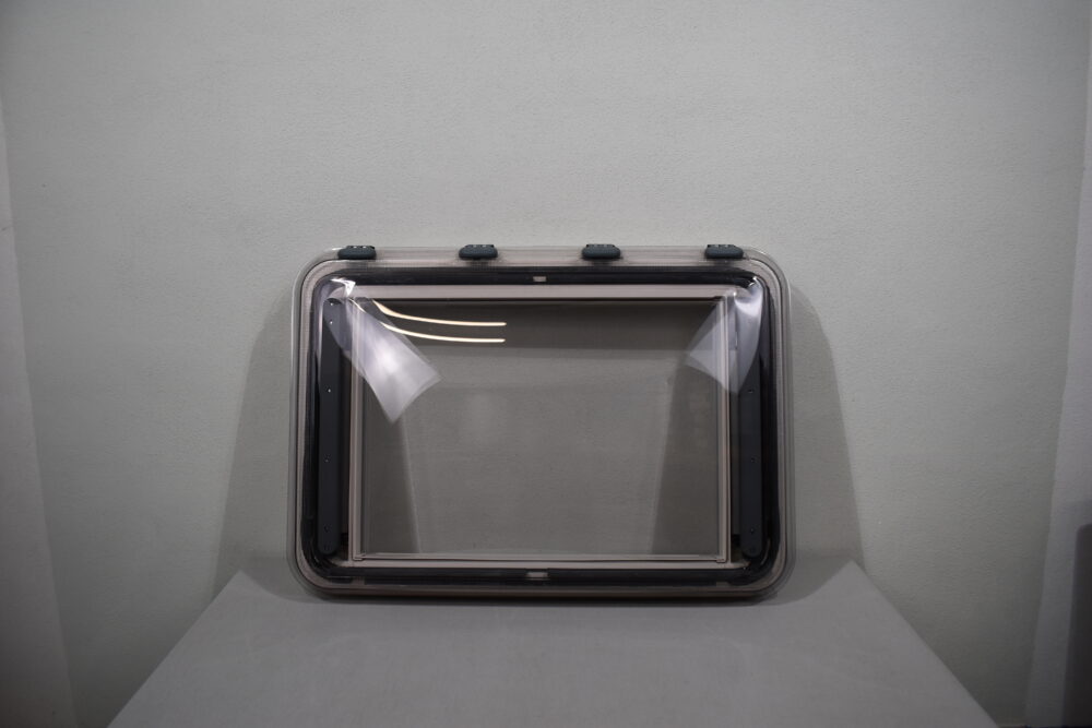 Dometic Dachhaube 965x665mm; mit Innenrahmen; weiß