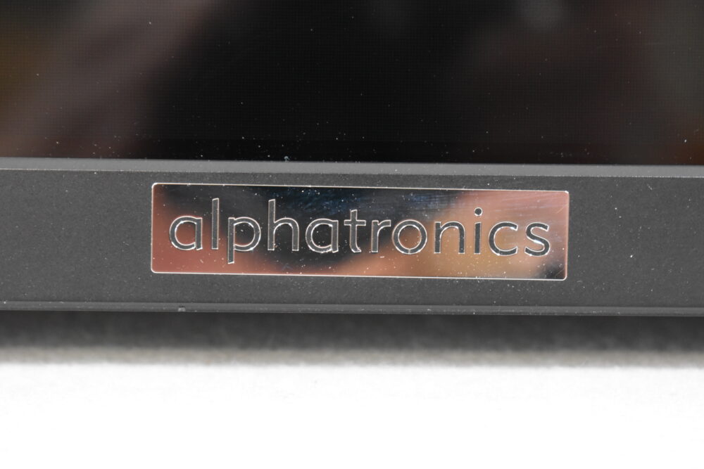 Alphatronics S-Linie TV; 32 Zoll