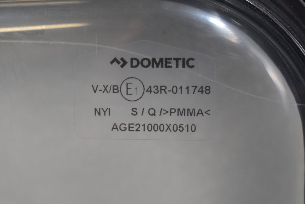 Dometic S7; Z Ausstellfenster 1000x510mm; schwarz