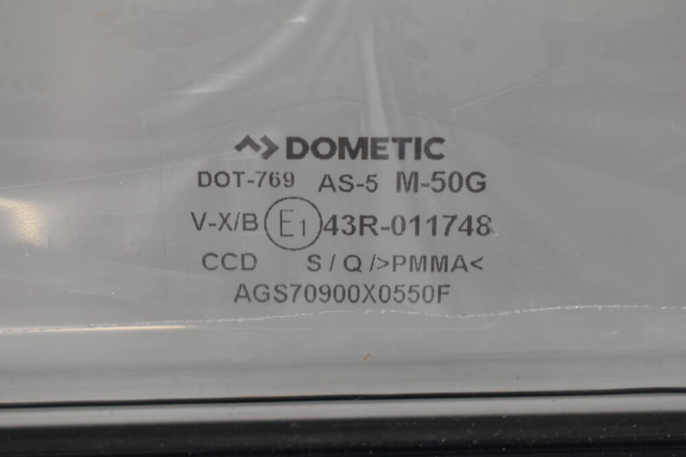 Dometic S7 Schiebefenster 900x550mm