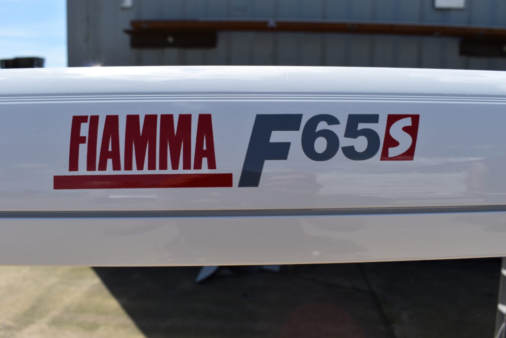 Fiamma F65S Deluxegrey Dachmarkise; 320cm; weiß