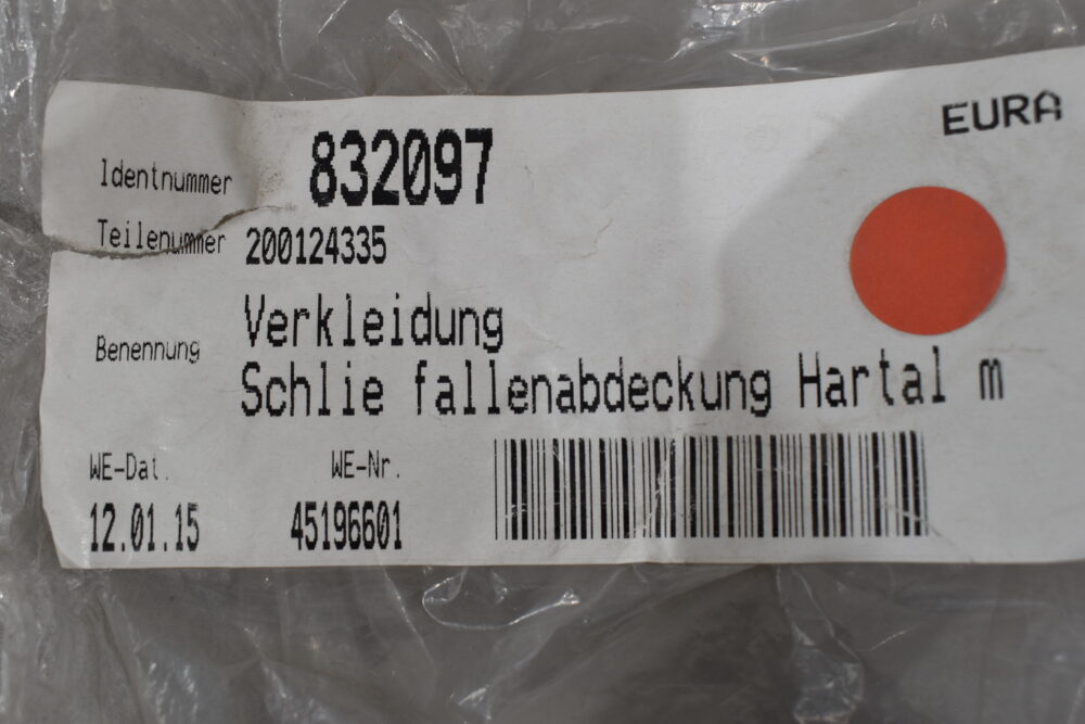 Eura Mobil Verkleidung / Schließfallenabdeckung Hartal