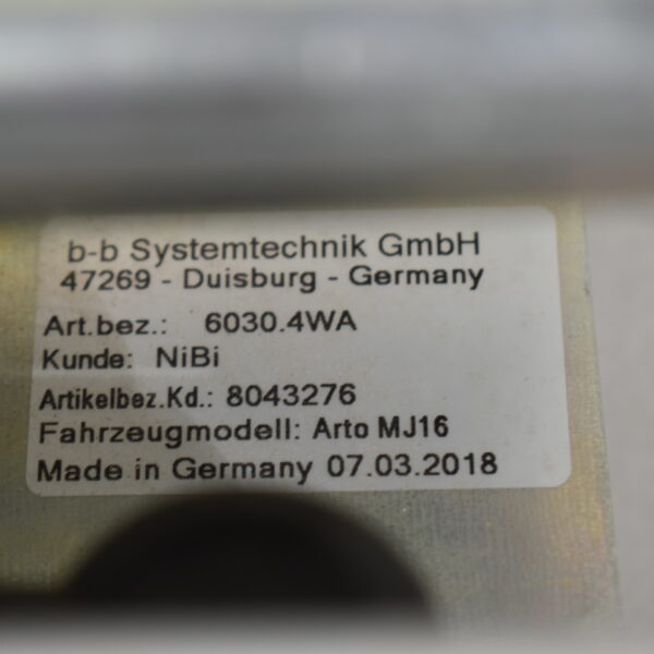 Scheibenwischmotor b-b Systemtechnik mit Arm