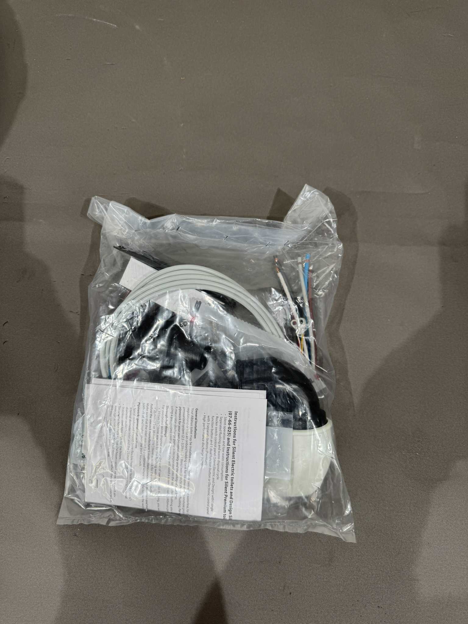 Albinus Marine Keramik-Zerhacker-Toilette für Wohnmobil PN 07-04-014 – Bild 10