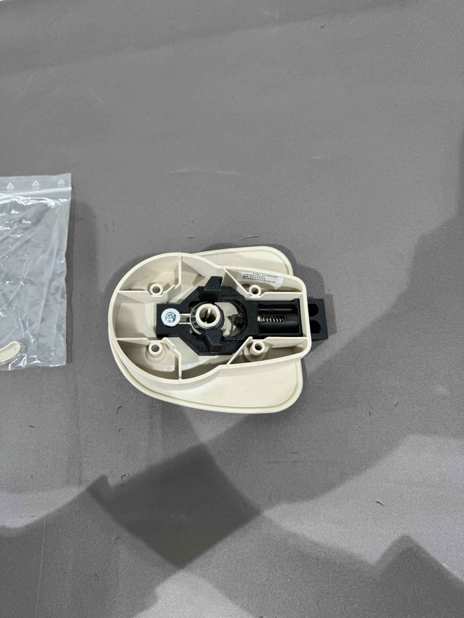 Bürstner Aufbautürschloss mocca innen 2919026 – Bild 6