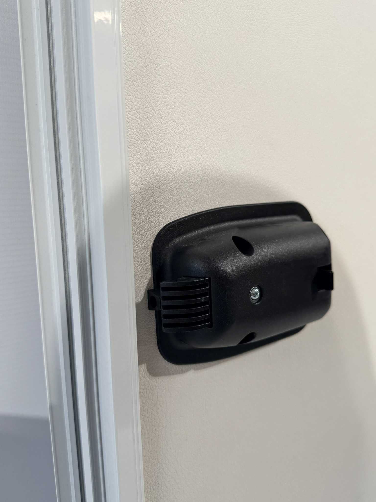 Serviceklappe / Stauraumklappe 650x675mm weiß – Bild 8